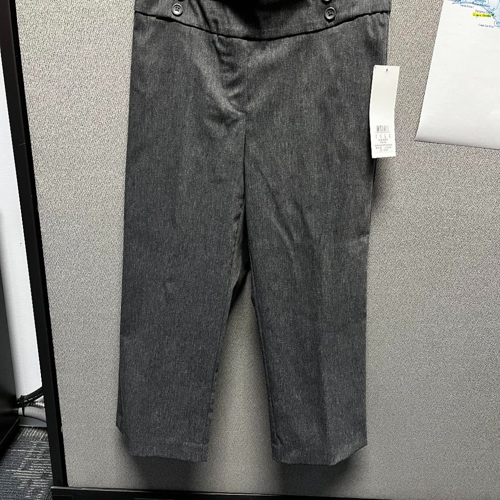 REKUCCI DRESS PANTS - -GREY - SIZE 6 - CAPRIS WITH BUTTON DETAIL